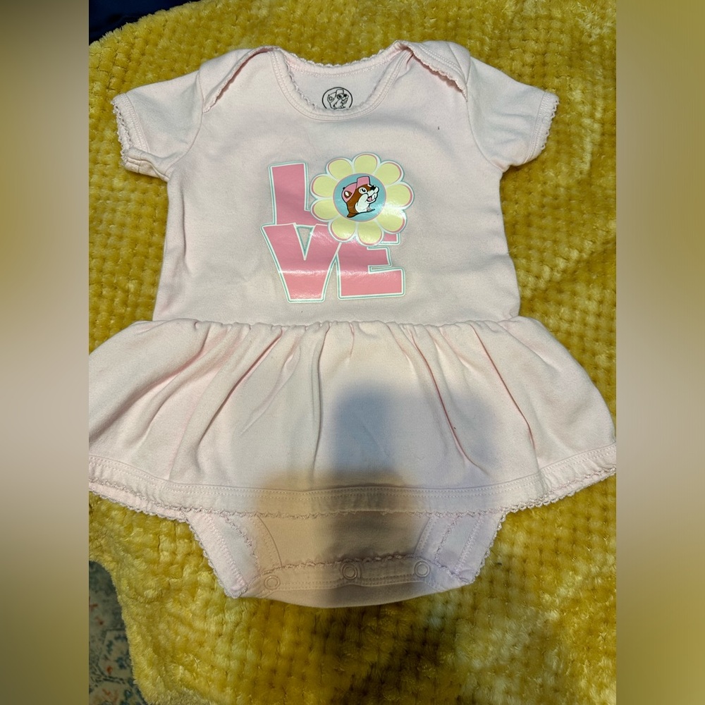 Buc-ees infant girls onsie Pink